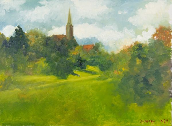 Étendue de champs avec arbres et clocher à l’horizon dans un paysage franc‑comtois